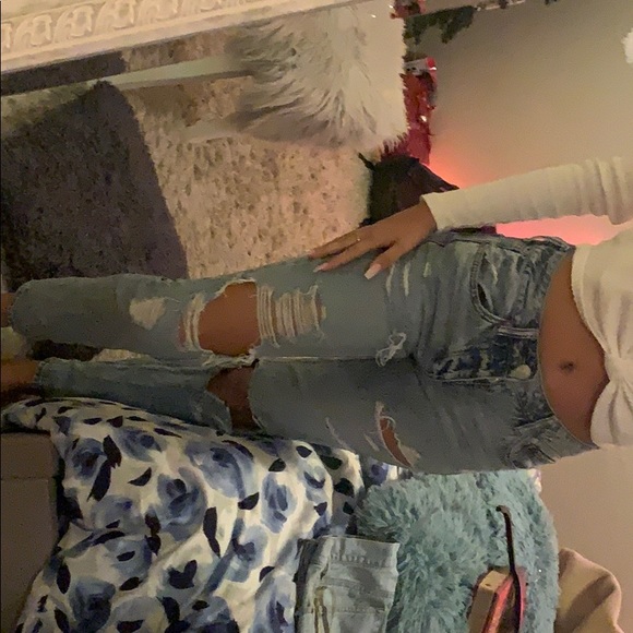 American Eagle boyfriend jeans - Picture 4 of 4